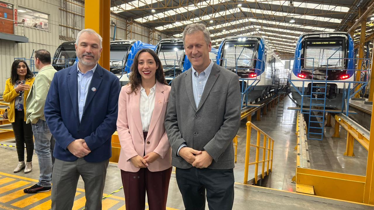 MTT y EFE presentan los nuevos trenes que modernizarán el servicio Limache-Puerto