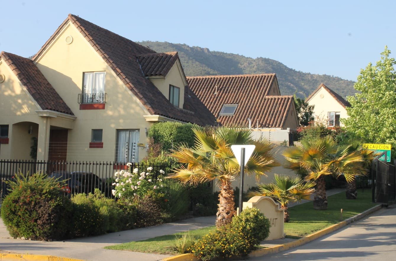 Comunas periféricas en la RM lideran la oferta de casas