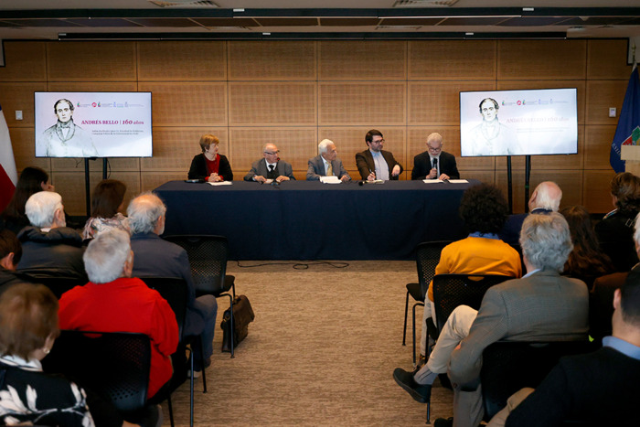 U. de Chile resguarda los manuscritos de Andrés Bello, legado fundamental del pensamiento latinoamericano