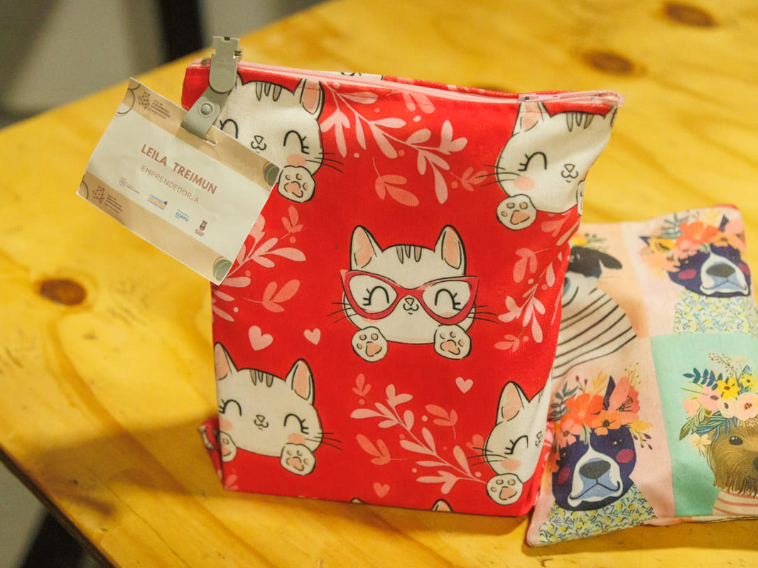 “Caja de Herramientas Emprendedoras” cierra su primera versión con feria navideña en Mall Plaza Alameda