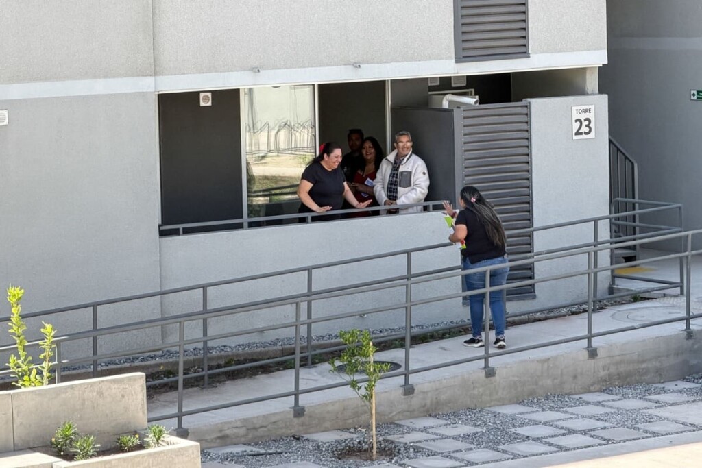 Huechuraba entrega 504 viviendas del proyecto “Cumbres de Girasoles”