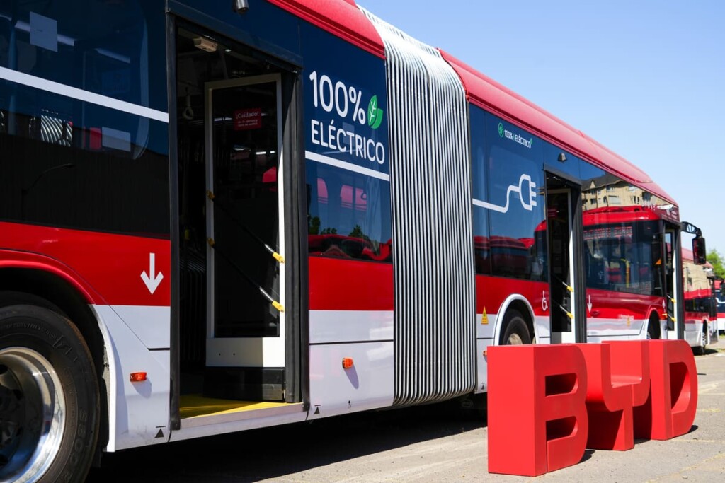 Santiago lidera la electromovilidad: el 55% de los buses de Red Movilidad ya son eléctricos