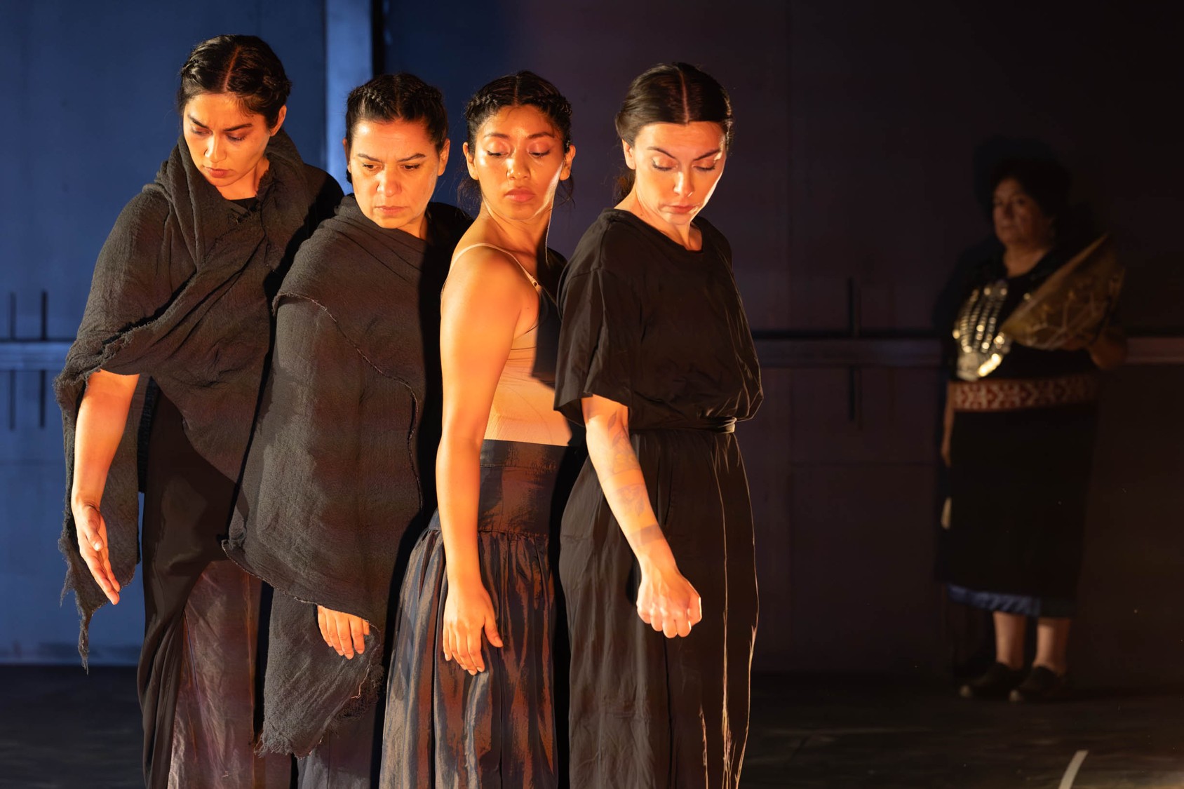 “Fueguinas”: Natalia García Huidobro estrena obra en homenaje a mujeres selknam y mapuche