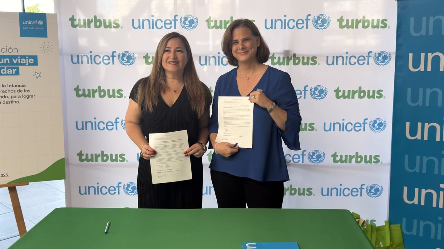 UNICEF y Turbus firman convenio para promover los derechos de la infancia en Chile