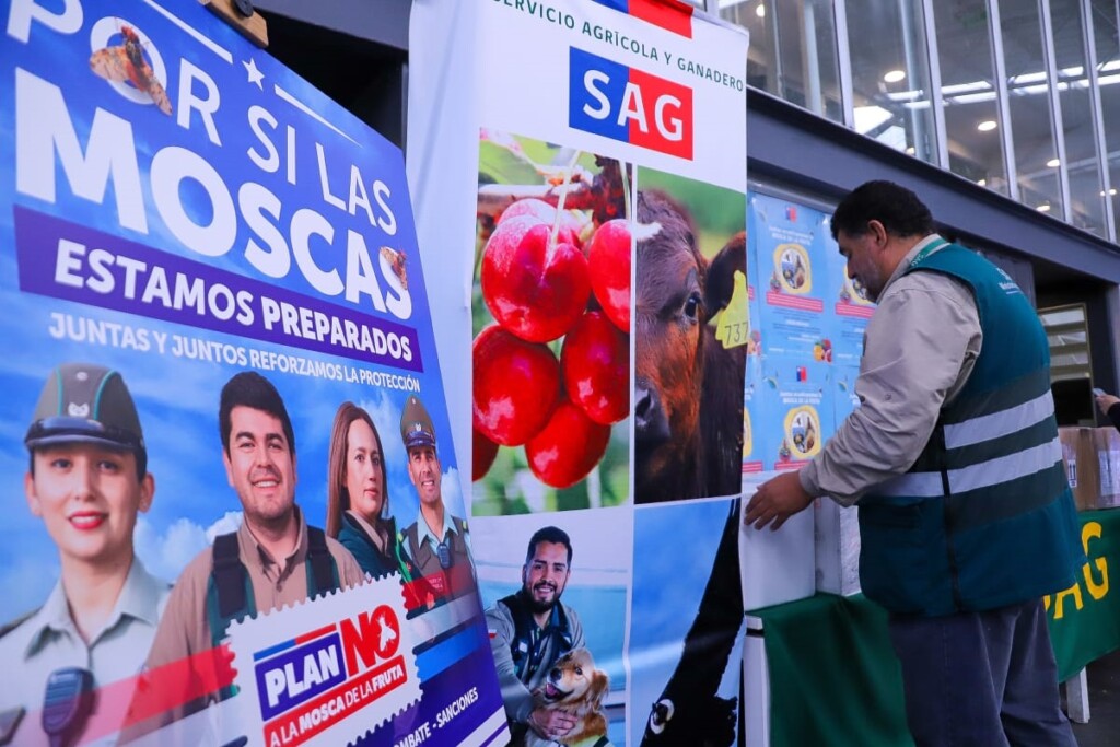 Minagri y SAG lanzan campaña sobre prevención de la mosca de la fruta en Quinta Normal