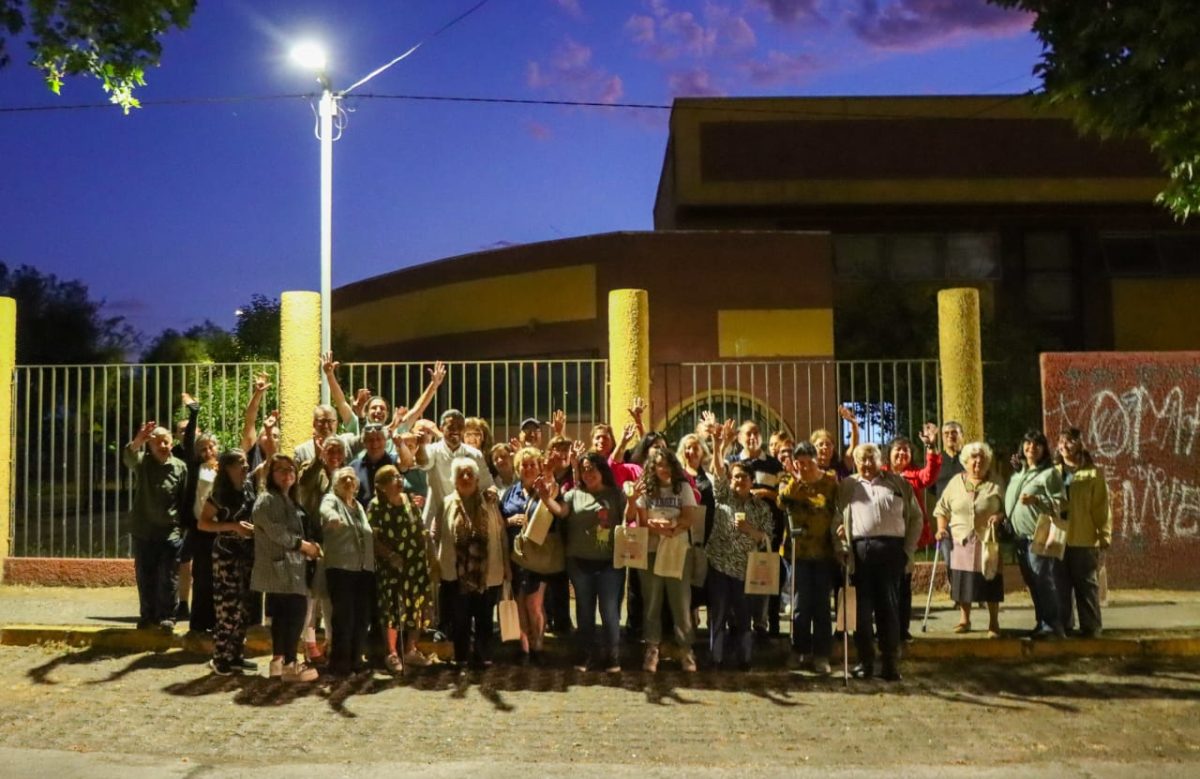 San Bernardo inaugura nuevas luminarias peatonales en calle San Alfonso