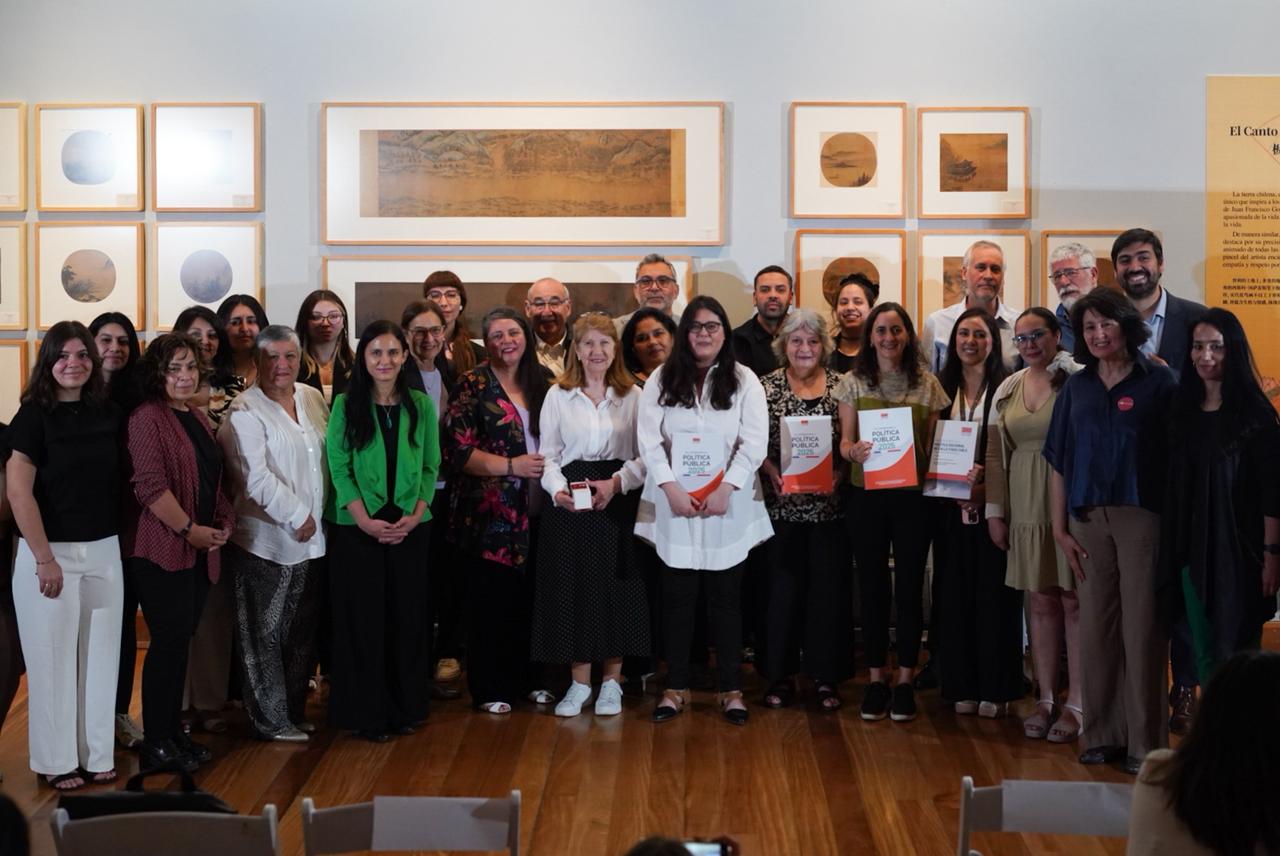 Sociedad civil presenta a los comandos presidenciales propuestas para la superación de la pobreza