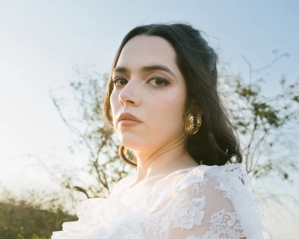 Nata! estrena “Casamiento”, el nuevo single pop western de su disco Lautaro