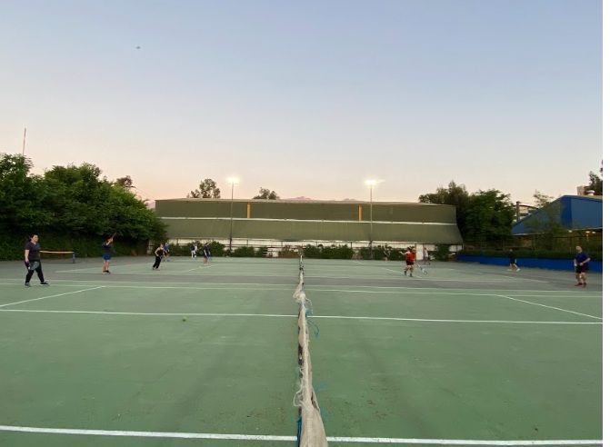 Ñuñoa Deportes triplica su oferta de tenis gracias al convenio con la UMCE