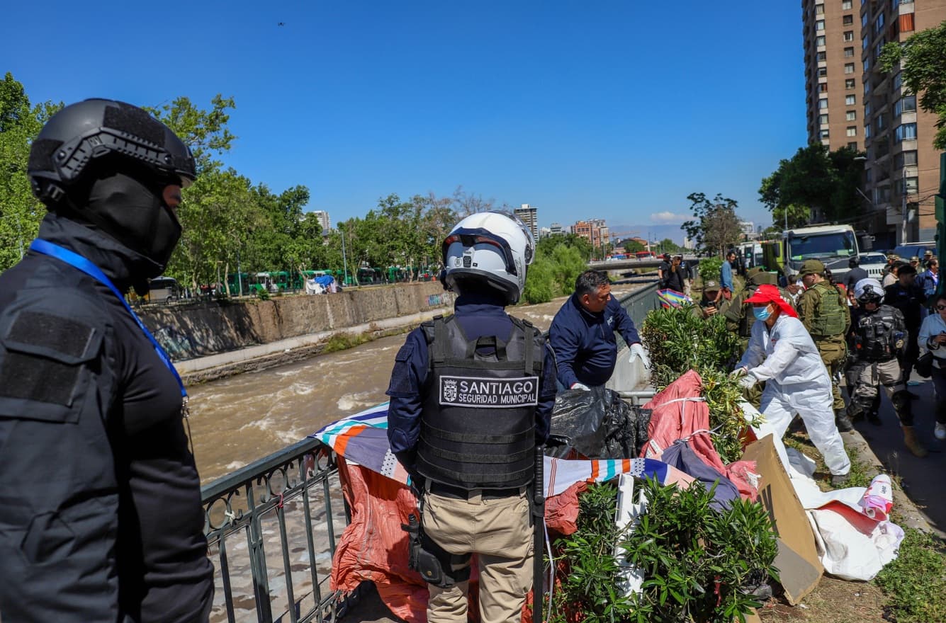 Operativo conjunto permite retirar más de una decena de rucos y elementos peligrosos en el eje Santa María