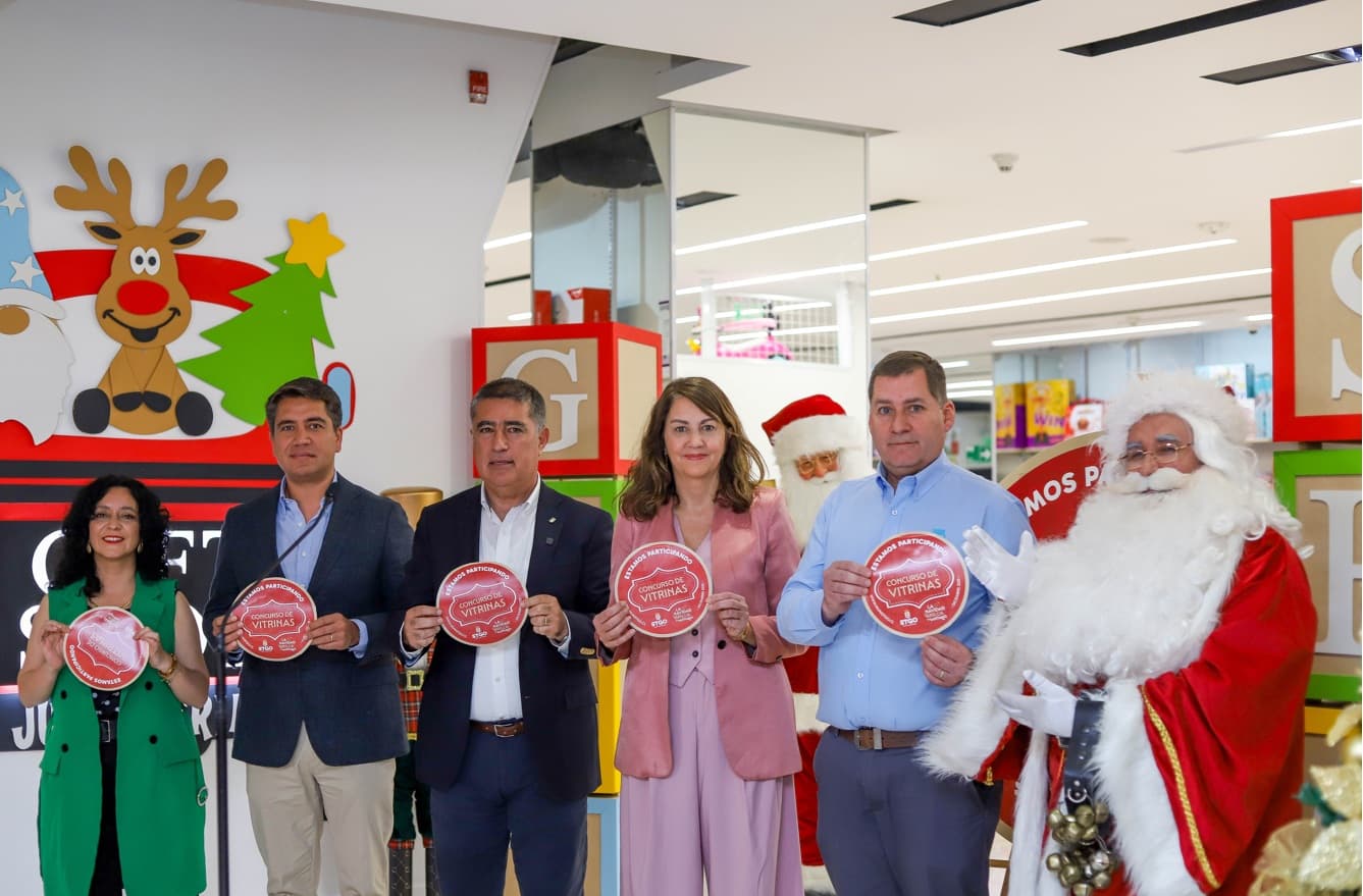 Cierran las inscripciones para “Vitrinas de Navidad 2025” en Santiago