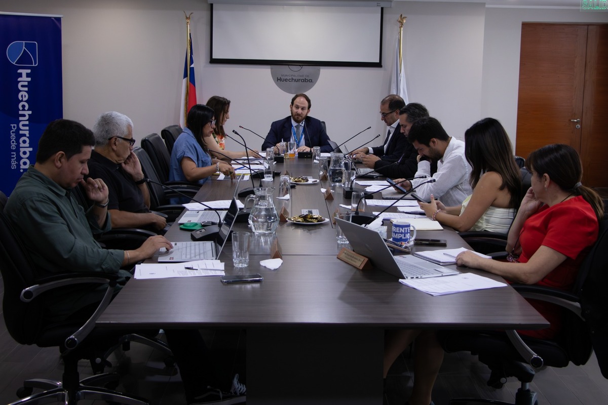 Huechuraba aprueba “Patente en un Día”: nueva ordenanza agiliza apertura de negocios en solo 24 horas