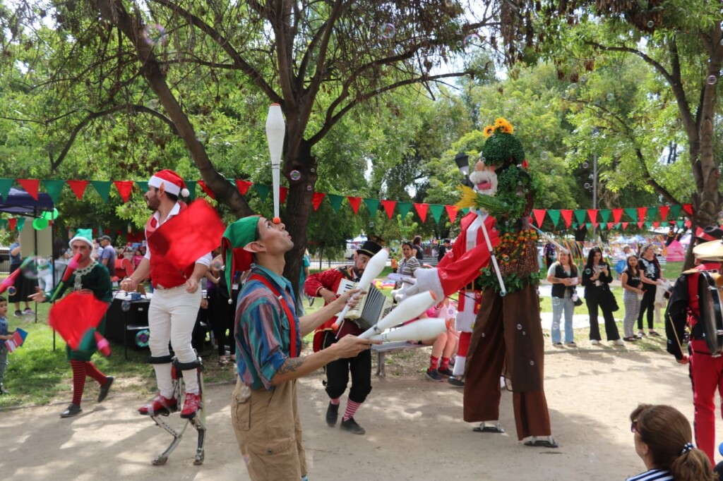 La Gran Fiesta Navideña de San Joaquín reunió a familias, niños y niñas en una jornada cultural y comunitaria marcada por el espíritu navideño, el arte y el encuentro vecinal.