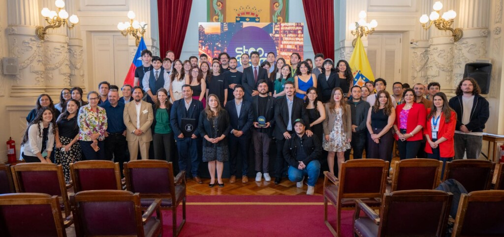 Innovo Usach y Corfo Metropolitano impulsan 7 pilotos municipales y forman 49 startups en la primera versión de Santiago Futuro