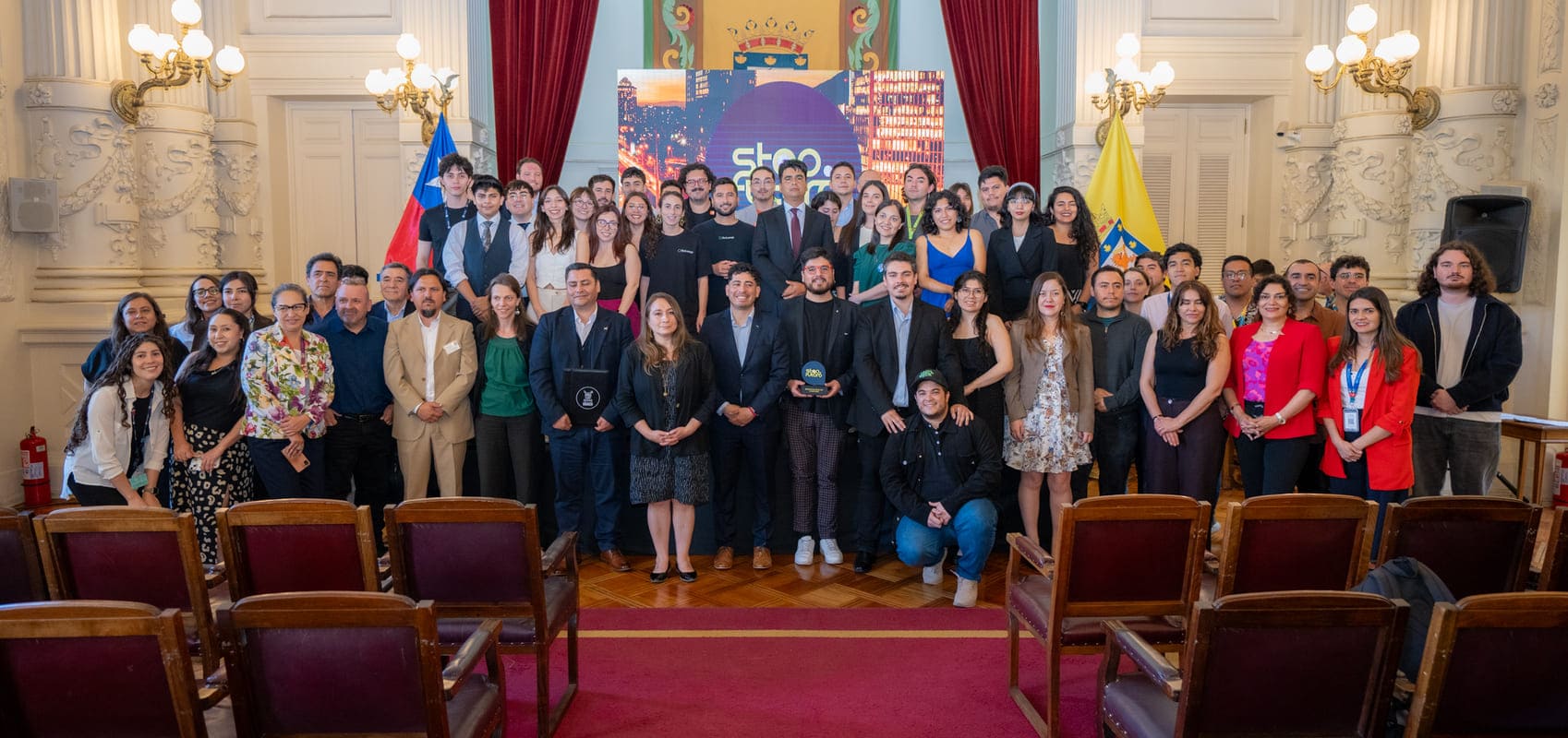 Innovo Usach y Corfo Metropolitano impulsan 7 pilotos municipales y forman 49 startups en la primera versión de Santiago Futuro