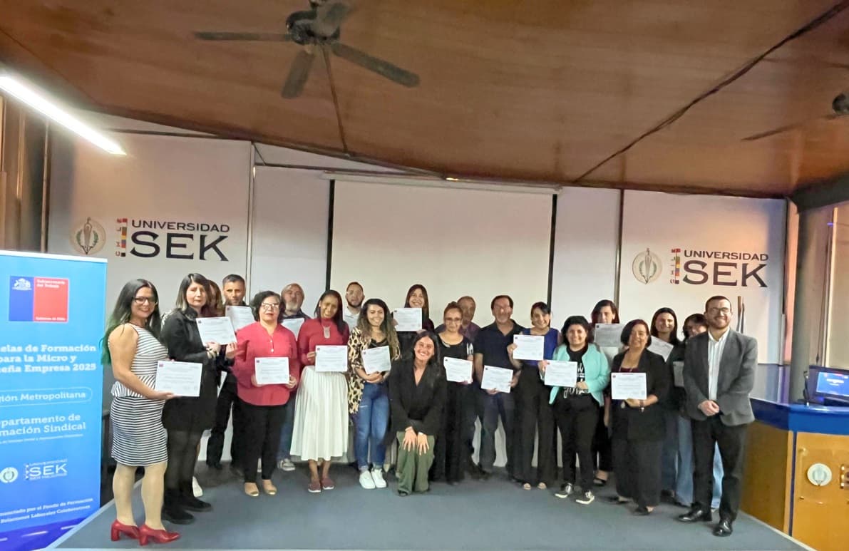 Emprendedores de Santiago finalizan la Escuela de Formación para Micro y Pequeña Empresa