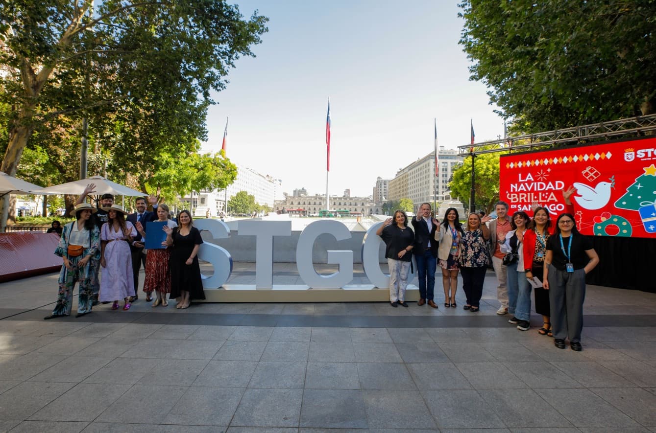 Santiago premia la creatividad de las vitrinas navideñas con actividad en Paseo Bulnes