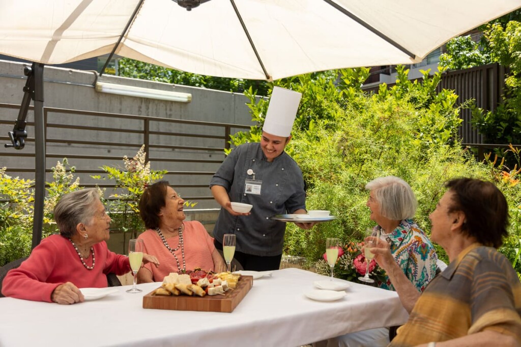 Residencias para personas mayores fortalecen oferta de servicios de corta estadía en Chile