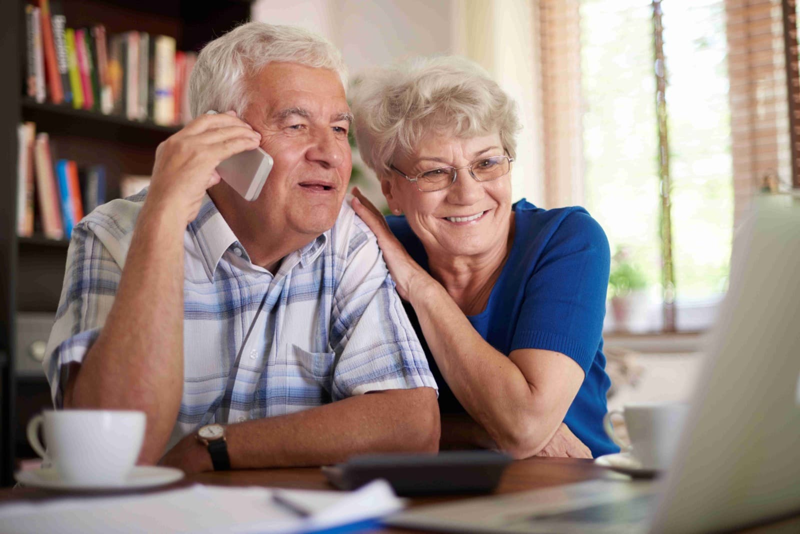 Tercera edad y atención preferente: El desafío pendiente en la era digital