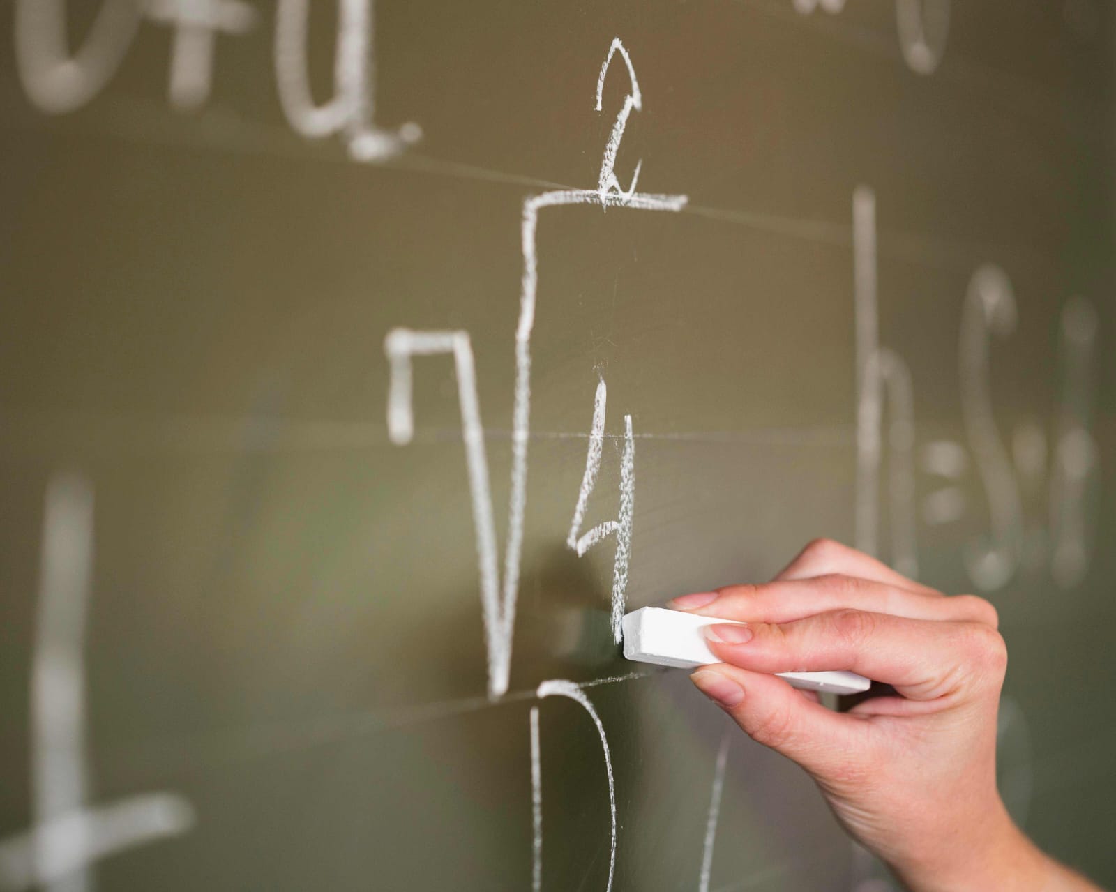 De la PAES al Talento Matemático Joven: Las cifras que desafían el mito de que Chile somos “malos para los números”