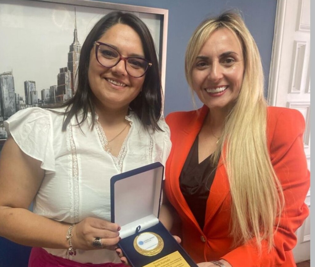 Mujeres Líderes Políticas destaca labor de un referente femenino en la política nacional