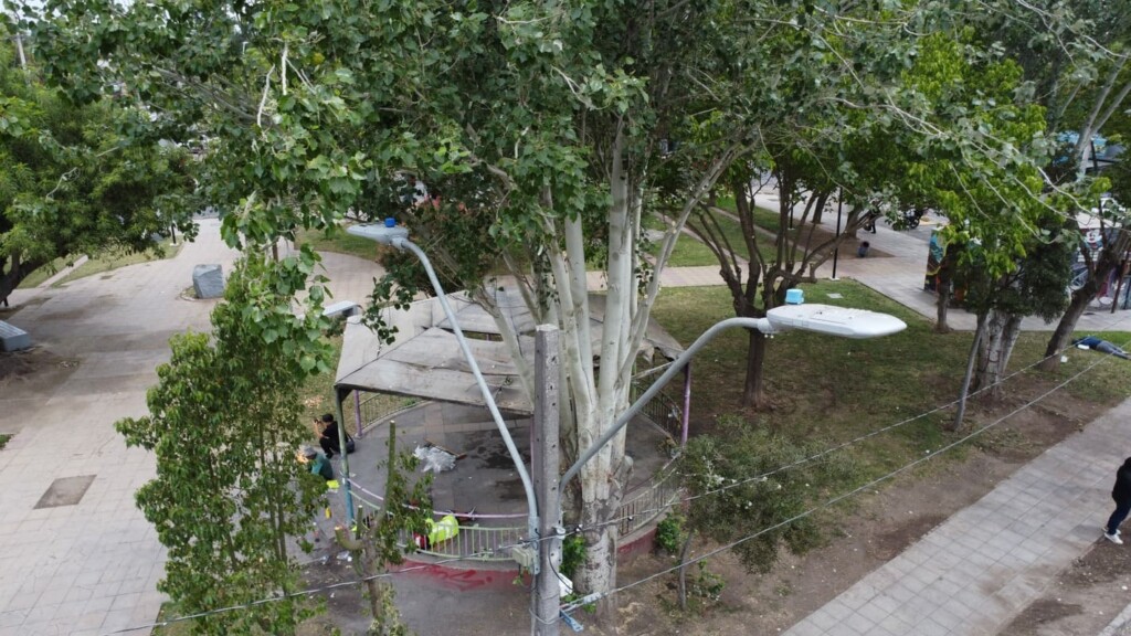 Municipalidad de Recoleta mejora iluminación y refuerza la seguridad en el entorno de la Plaza El Salto