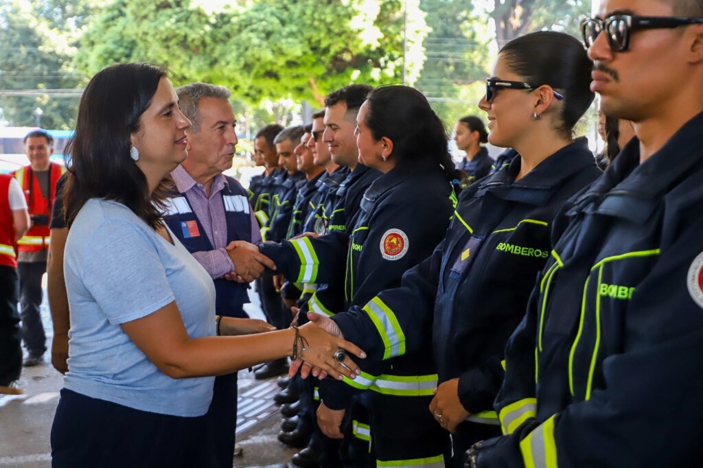 Uruguay envía brigada especializada para apoyar el combate de incendios forestales en Chile