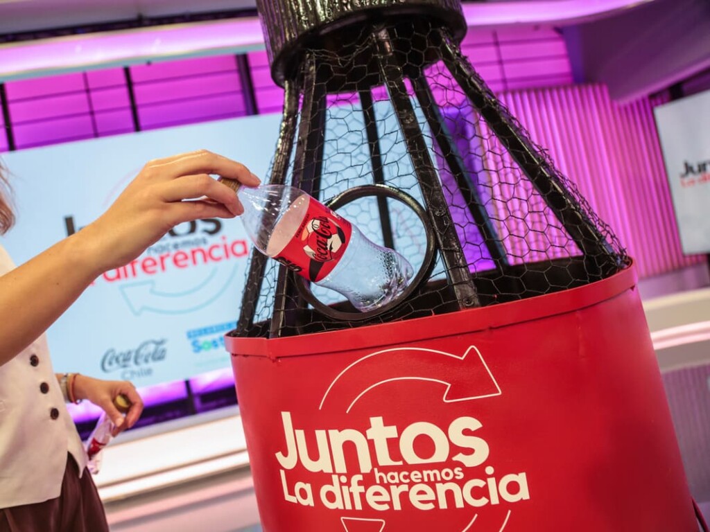 Coca-Cola Chile y Megamedia Sostenible se unieron este verano para impulsar el reciclaje y la retornabilidad en todo el país