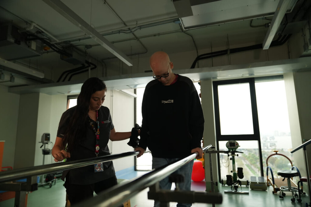 Día del Cáncer Infantil: Chile alcanza 80% de sobrevida, pero la falta de rehabilitación en regiones mantiene brechas territoriales críticas