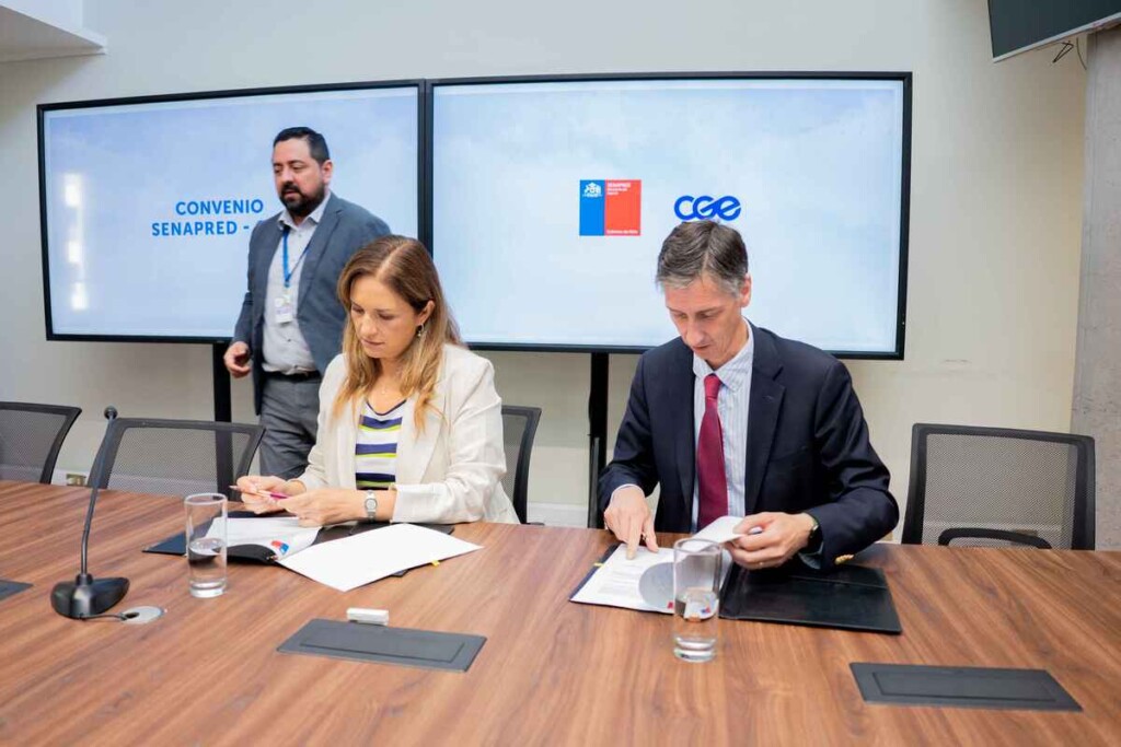 CGE y SENAPRED firman acuerdo para acelerar la reconstrucción de viviendas tras incendios forestales en Ñuble y Biobío