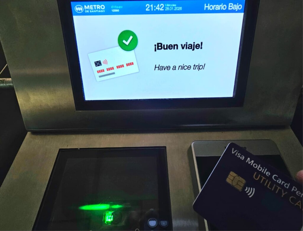 Pago con tarjetas bancarias en el Metro: a una semana de su implementación, usuarios valoran mayor rapidez y simplicidad