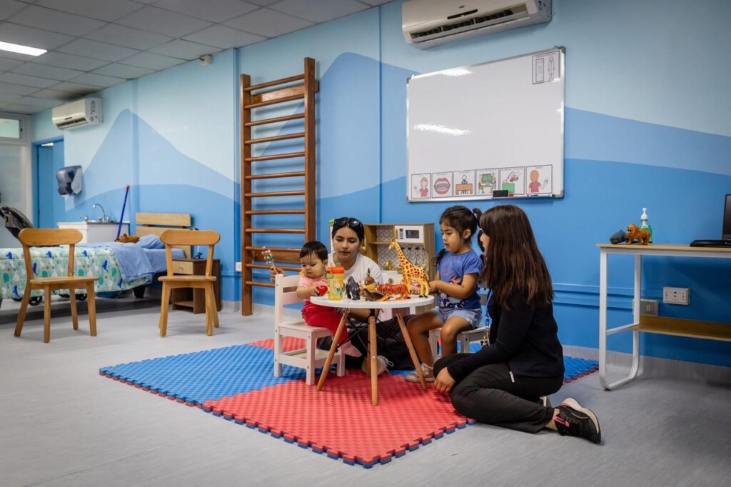 En La Pintana inauguran moderna sala para el desarrollo de niños con neurodiversidad en Centro Comunitario de Rehabilitación