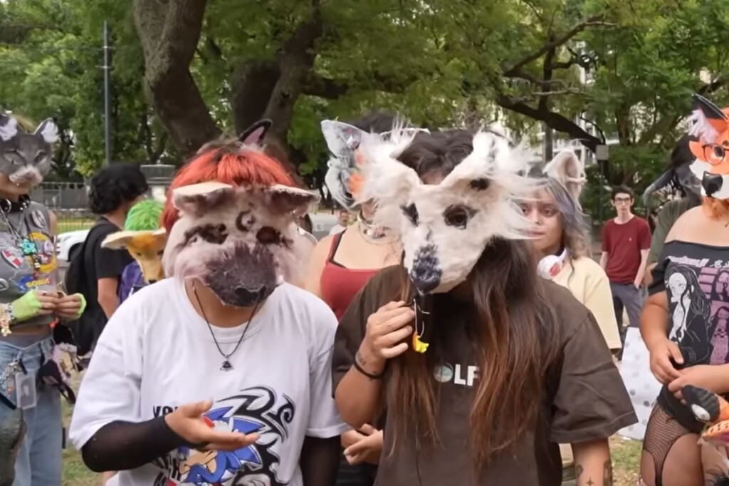 Red Nacional de Salud advierte riesgos biomecánicos por la adopción prolongada de posturas no humanas