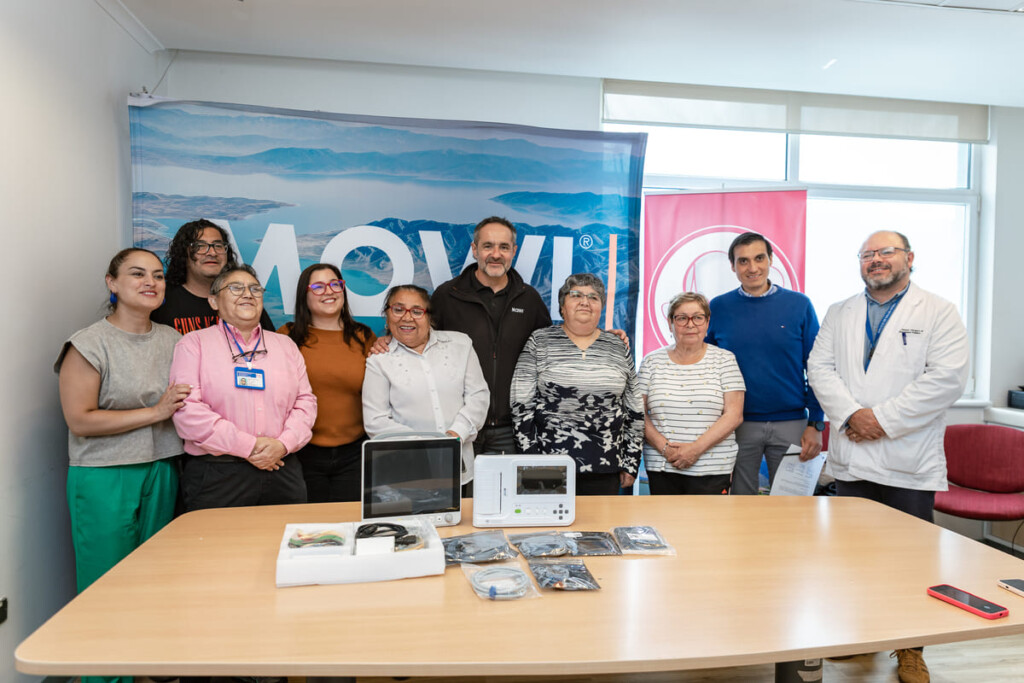 Con apoyo de Mowi Chile, pacientes cardíacos donan monitor médico al Hospital de Puerto Aysén para reducir listas de espera