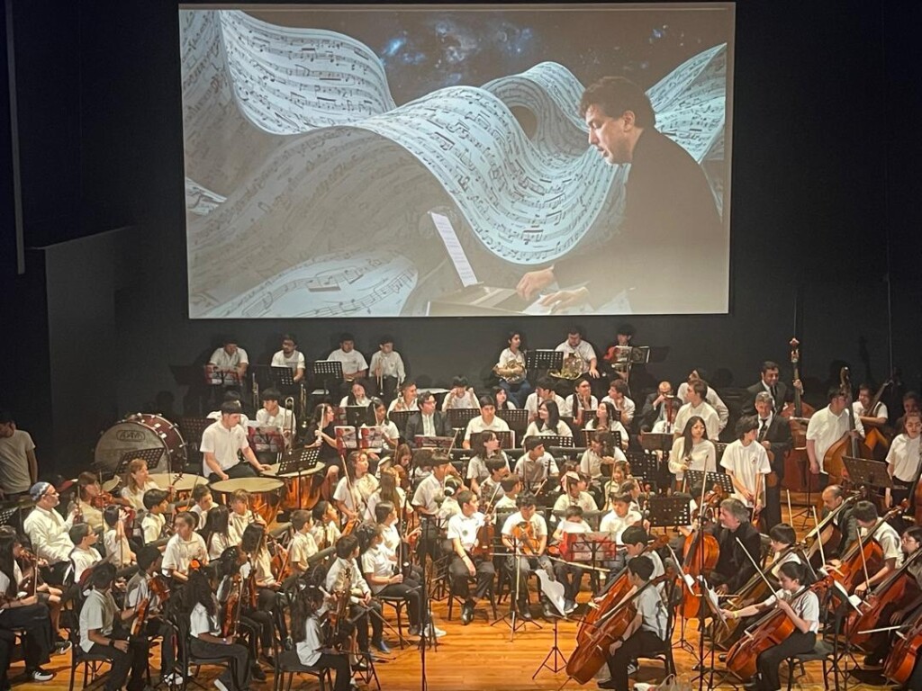 100 violinistas escolares ofrecerán concierto gratuito en el Colegio Mayor Tobalaba