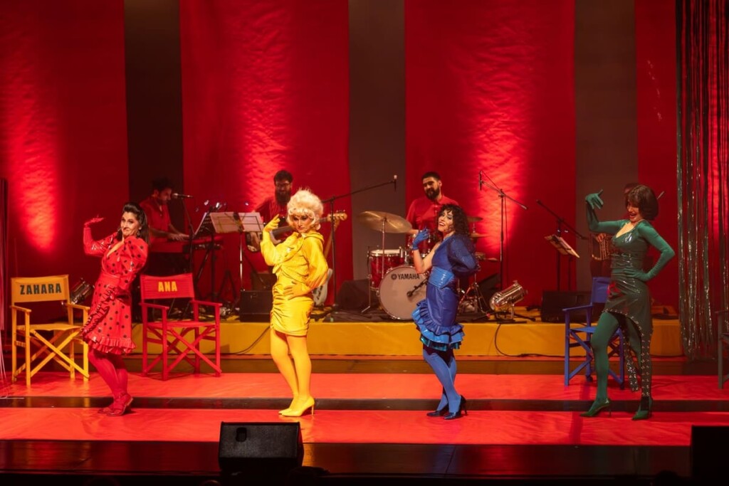 “Quiero ser una chica Almodóvar”: el concierto teatral que revive el universo del cine de Pedro Almodóvar vuelve al GAM en marzo