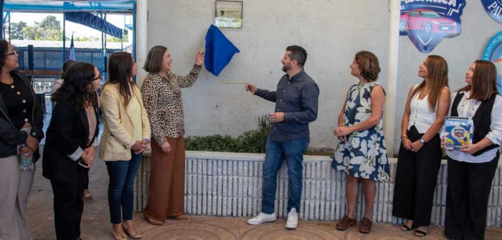 En la Comuna de Padre Hurtado, el Liceo Bicentenario Paul Harris es reconocido como uno de los 7 establecimientos con formación dual en la Región Metropolitana