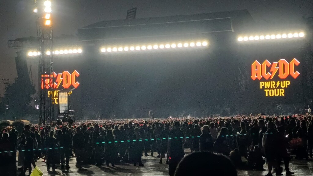 AC/DC en Chile: show histórico en Ñuñoa brilló en el escenario, pero quedó marcado por fallas logísticas