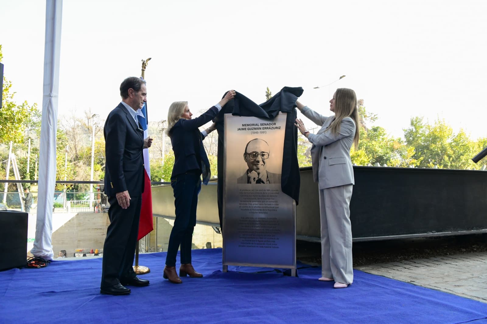 Las Condes y Fundación Jaime Guzmán conmemoran 35 años del atentado al ex senador con instalación de una placa en su Memorial