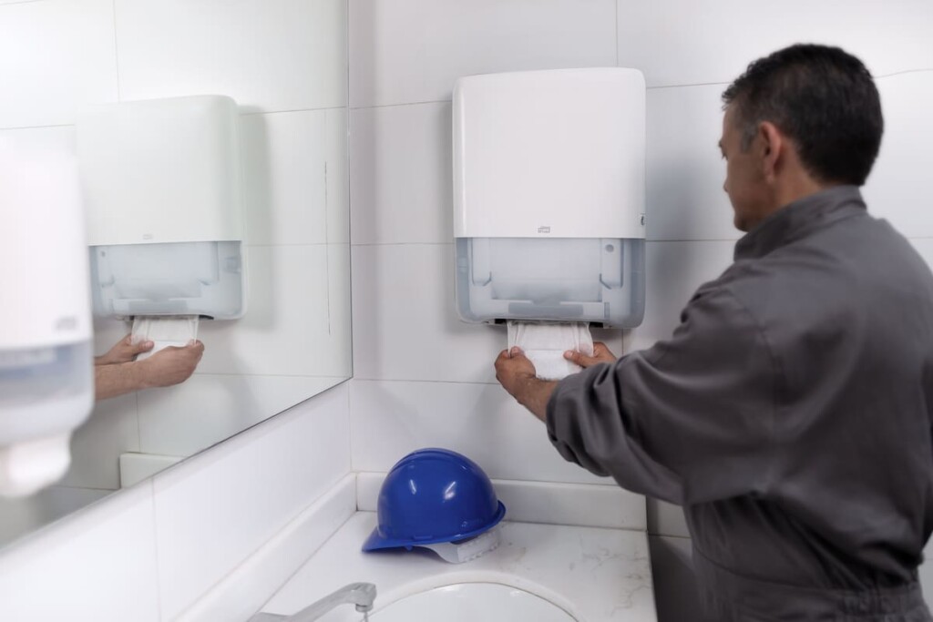 Virus respiratorios en alza: advierten impacto en el ausentismo laboral y llaman a reforzar medidas en espacios de trabajo