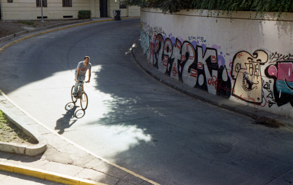 “Cruz de mayo”: Pau estrena canción que mezcla nostalgia, rebeldía y energía corporal