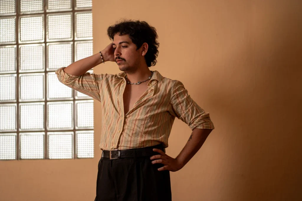 Tomy Urra estrena un álbum que transforma la emoción en pop alternativo