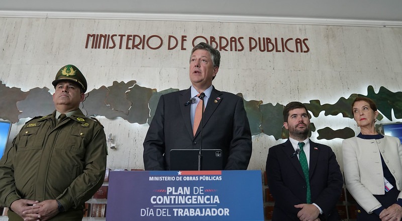 Activan plan de contingencia para fin de semana largo ante salida de más de 400 mil vehículos de Santiago