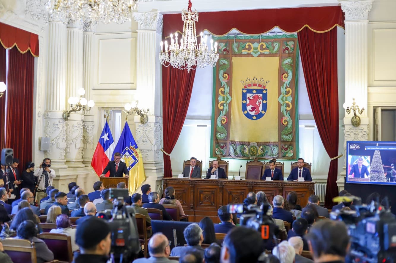 Seguridad, recuperación urbana y reactivación marcan la Cuenta Pública 2025 del alcalde de Santiago