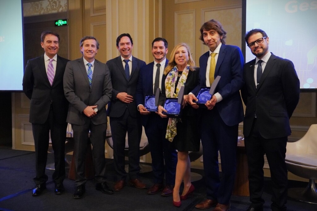 Infraestructura crítica en Chile: expertos analizan desafíos por cambio climático, desastres naturales y nuevas regulaciones