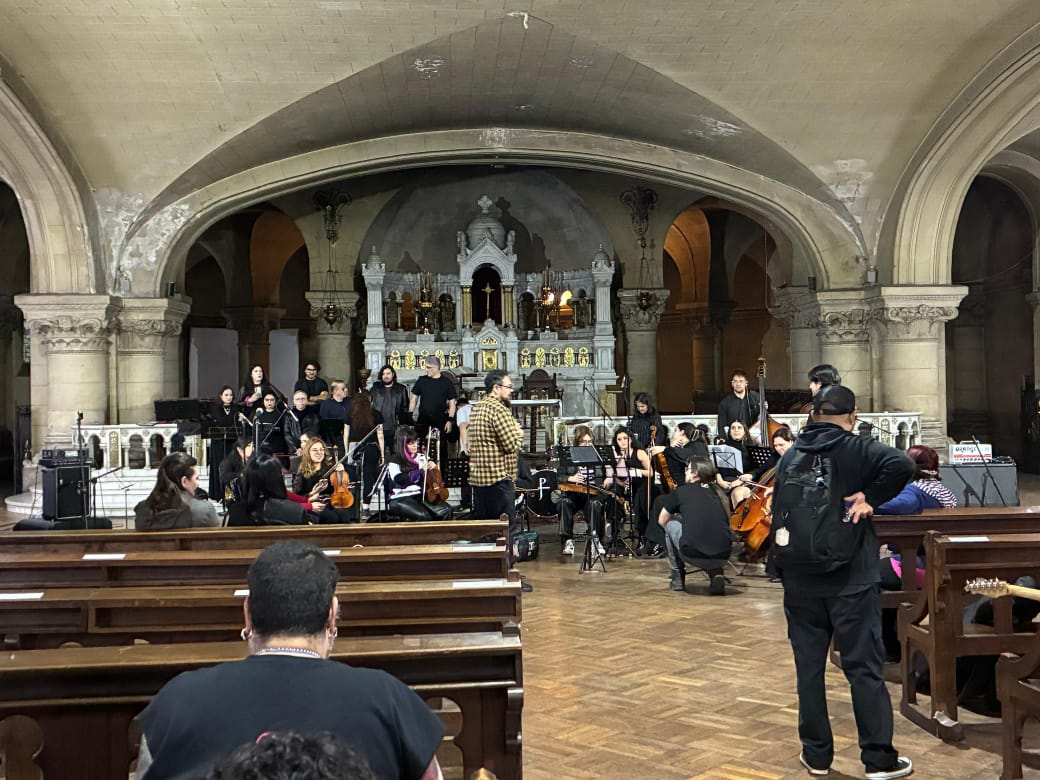 Pope Joan regresa al rock sinfónico con un álbum histórico y un show orquestal en vivo