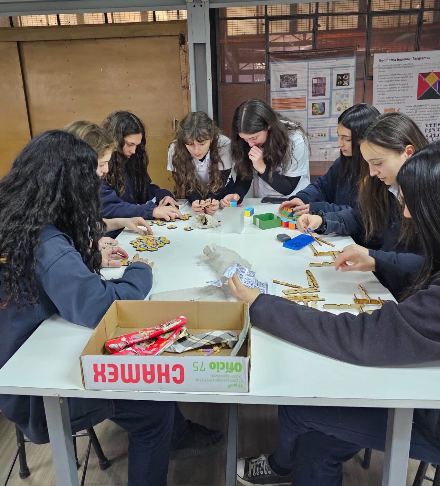 Alumnas del Saint George’s lideran proyecto para acercar la matemática y las STEM a niñas desde la etapa escolar