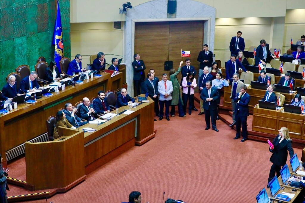 Mega proyecto de reconstrucción del Gobierno avanza al Senado