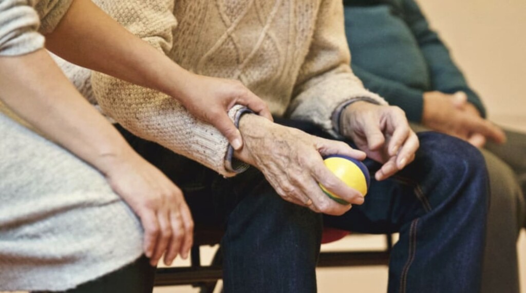 Startup chilena reduce hasta 40% las urgencias de adultos mayores con inteligencia artificial
