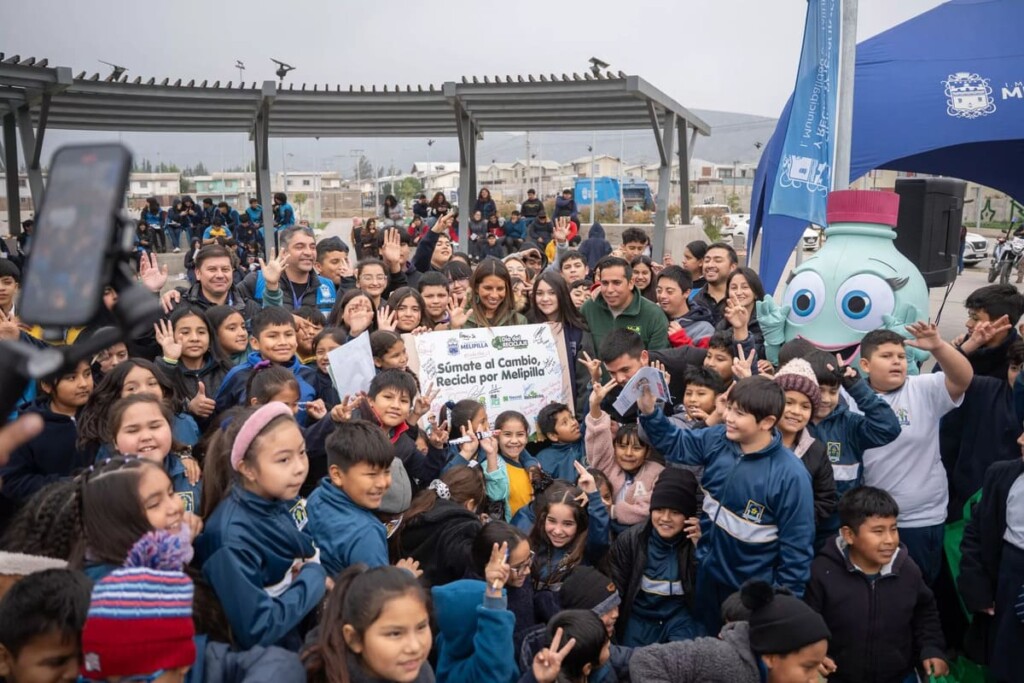 Melipilla conmemoró el Día Mundial del Reciclaje con masiva jornada ciudadana en Plaza Libertad